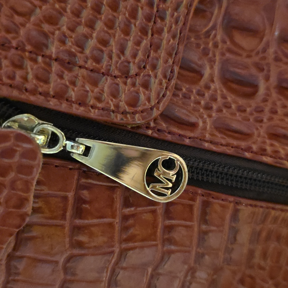 Madi Claire's Elegant Burgundy Crocodile-Embossed Leather Tote Bag - Picture 2 of 16